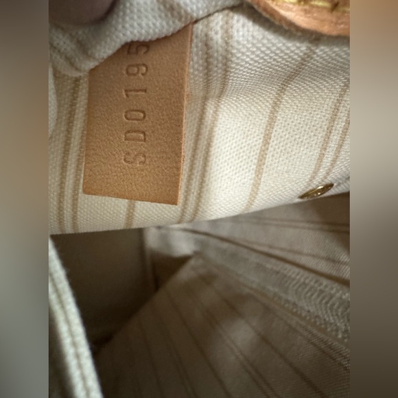 LOUIS VUITTON Damier Azur Neverfull MM - Picture 13 of 16